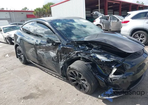 2022 Tesla Model Y Long Range Dual Motor All-Wheel Drive from USA, damaged, VIN 7SAYGDEE7NF319241